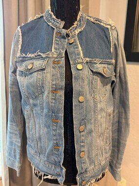 Madewell Distressed Denim Jacket Frayed Raw Hem Cropped Size L